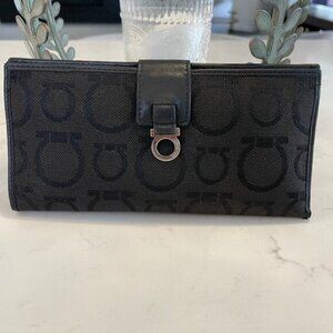 Salvatore Ferragamo Authentic Signature Logo LeatherNylon Wallet Black Sz OS